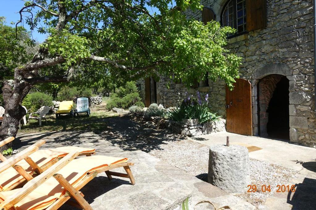 Roulottes Et Cabanes De Saint Cerice Vogue Luaran gambar