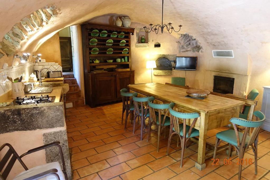Roulottes Et Cabanes De Saint Cerice Vogue Luaran gambar